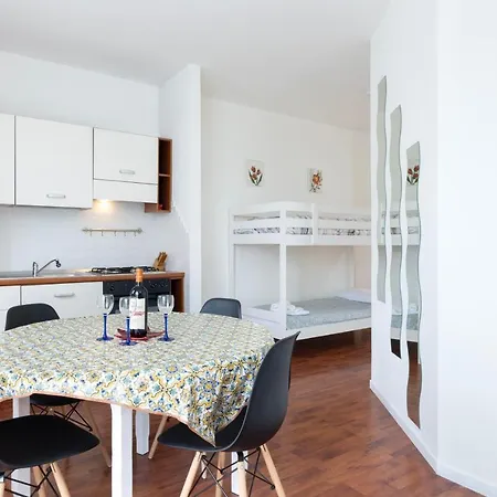 We - Loft Altavilla Apartmán